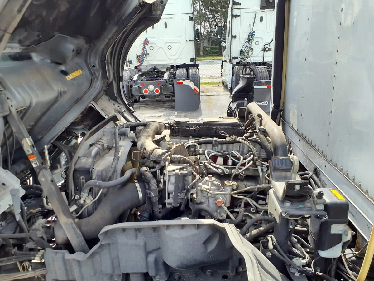 2020 Hino 195 in Miami, FL — photo 10