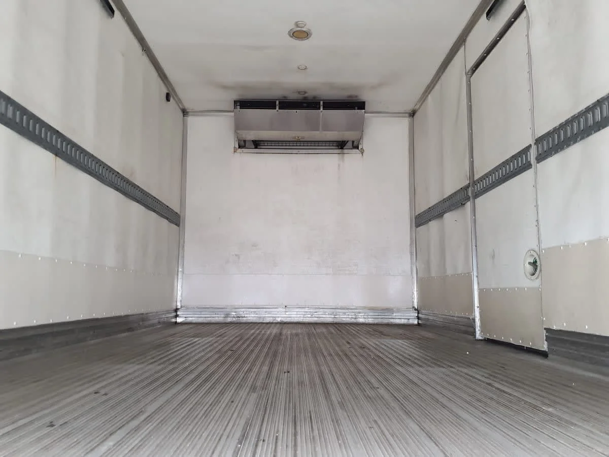 2020 Hino 195 in Miami, FL — photo 9