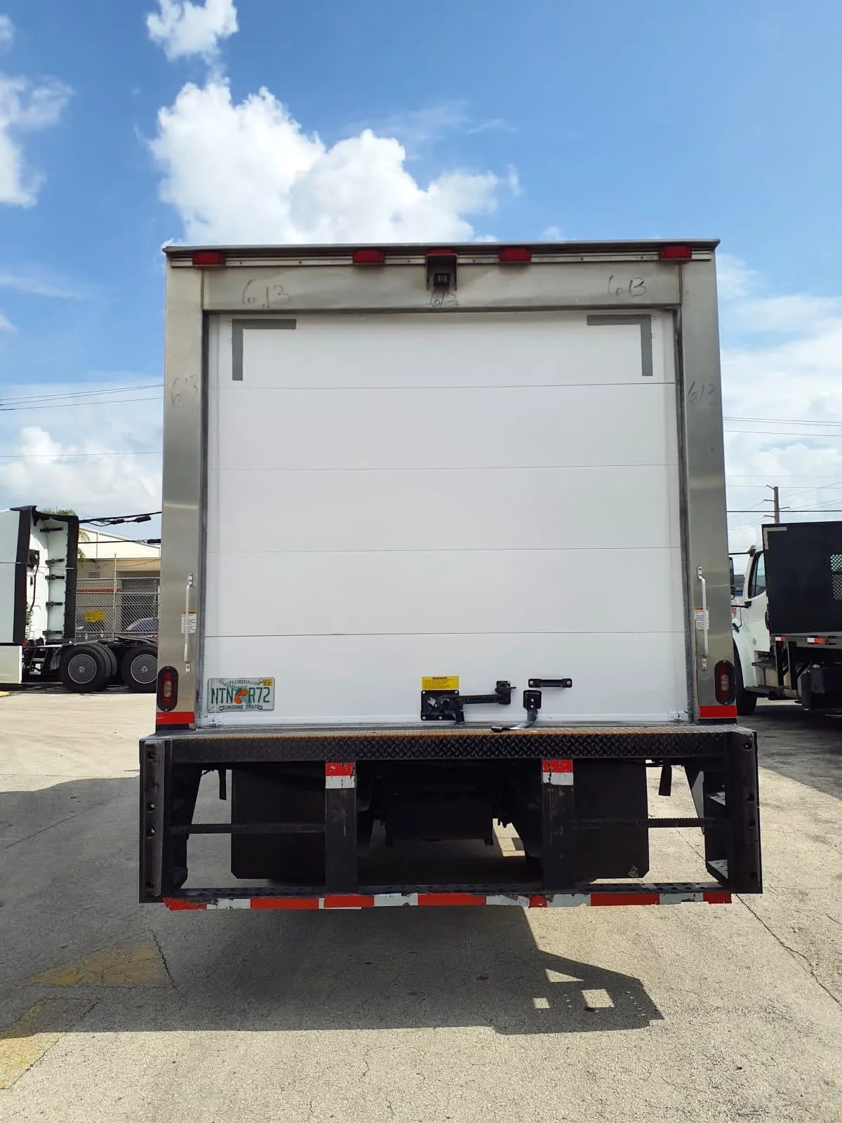 2020 Hino 195 in Miami, FL — photo 5