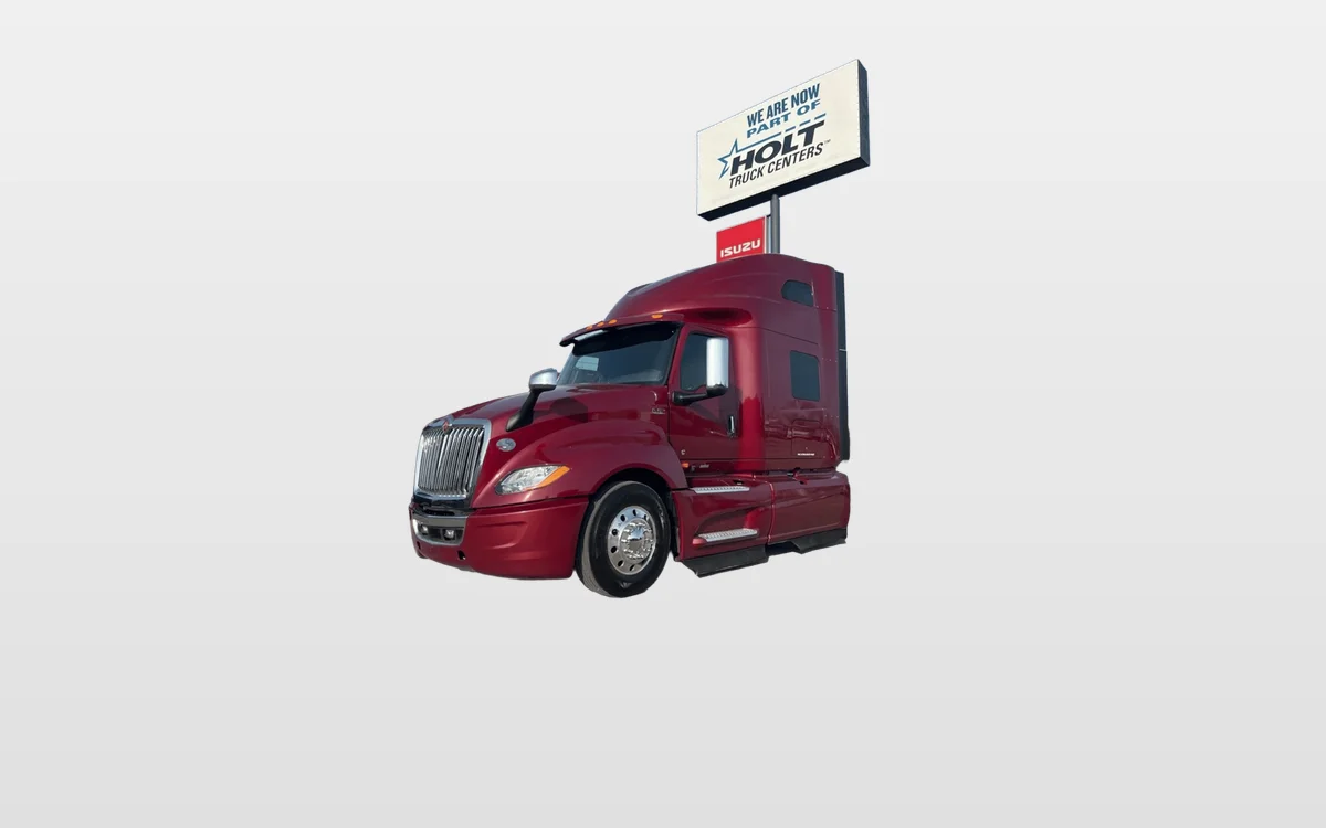 2022 International LT - image 1