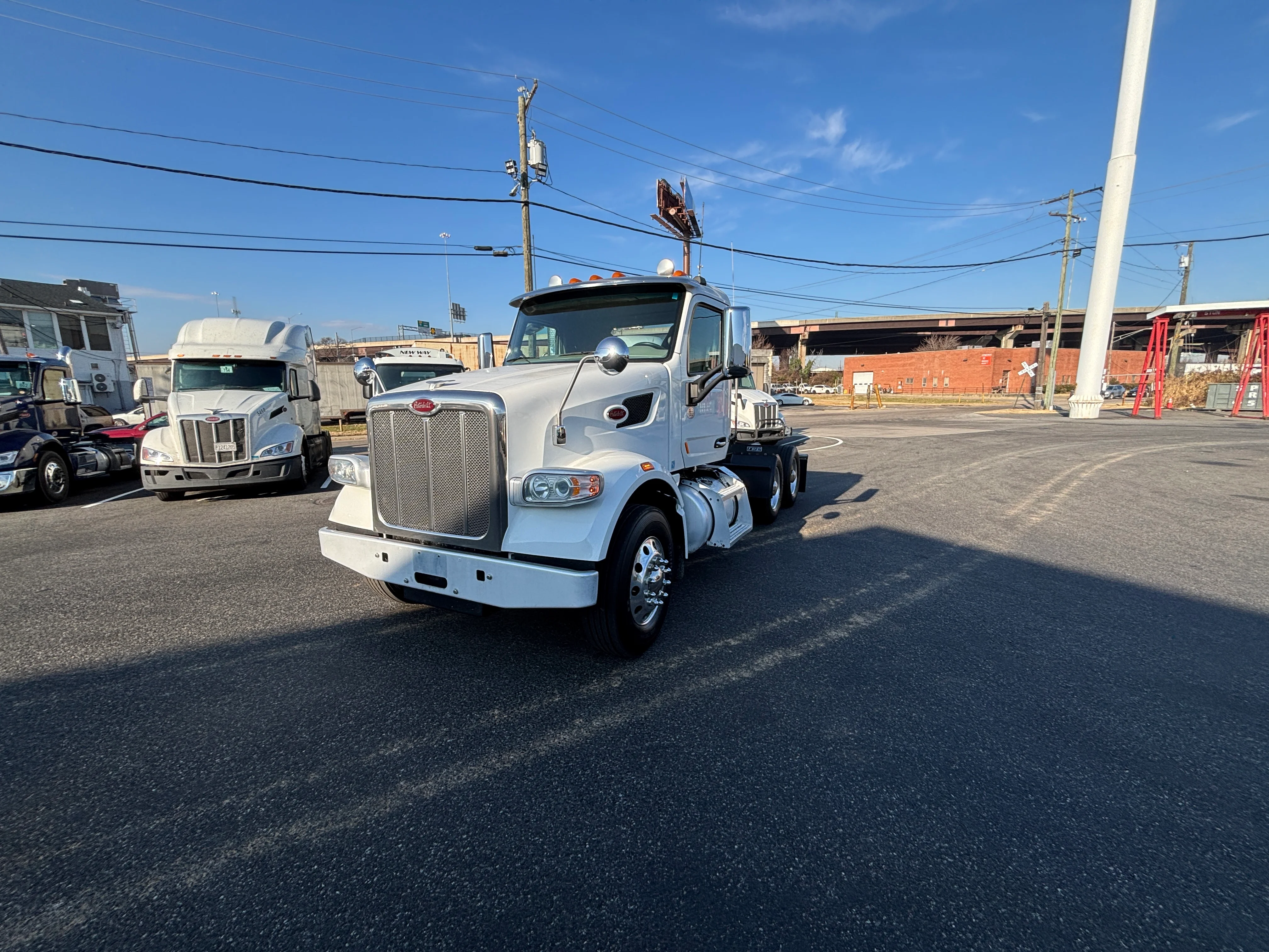 2020 Peterbilt 567 - image 2