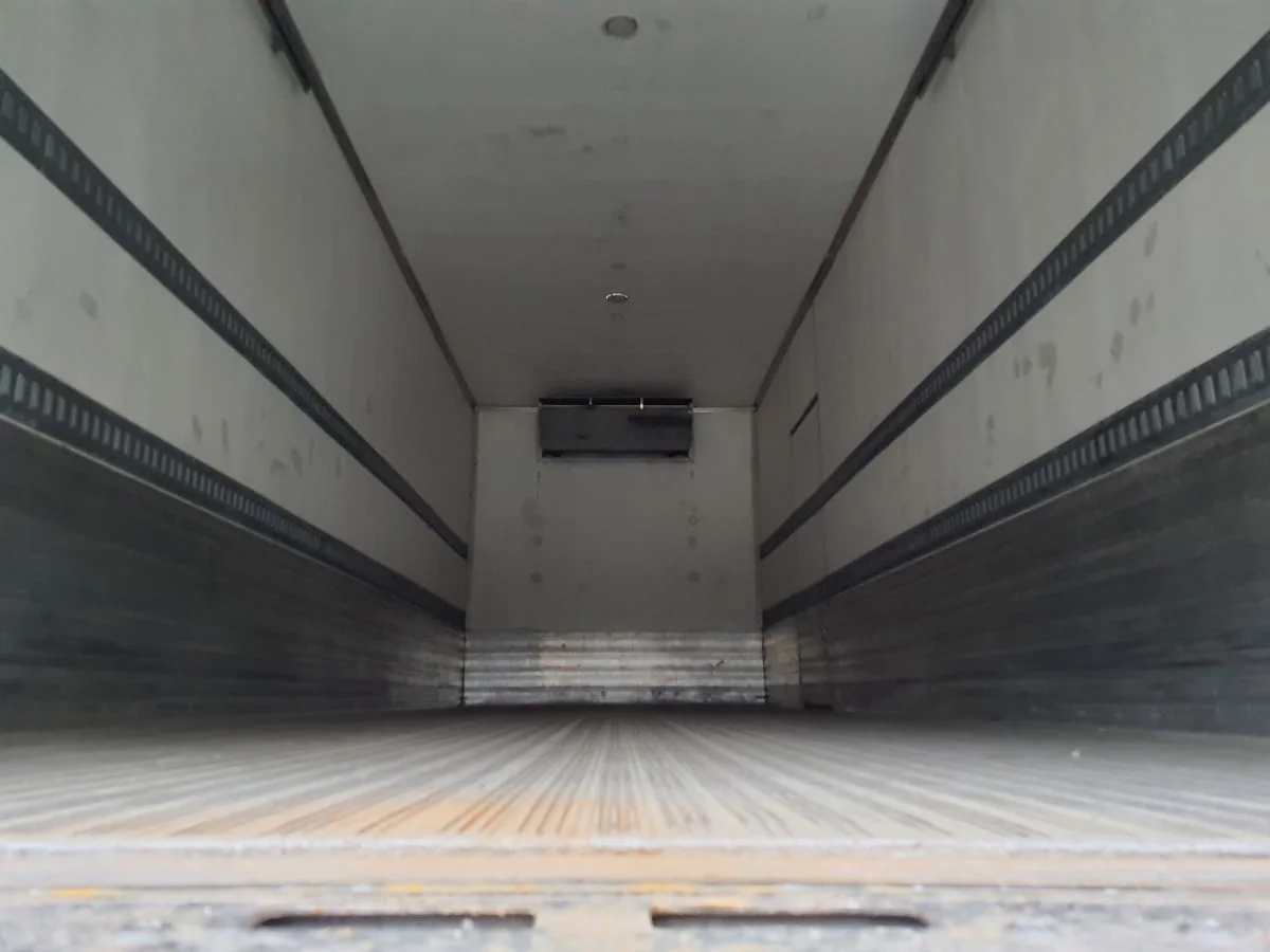 2016 International 4300 - image 9