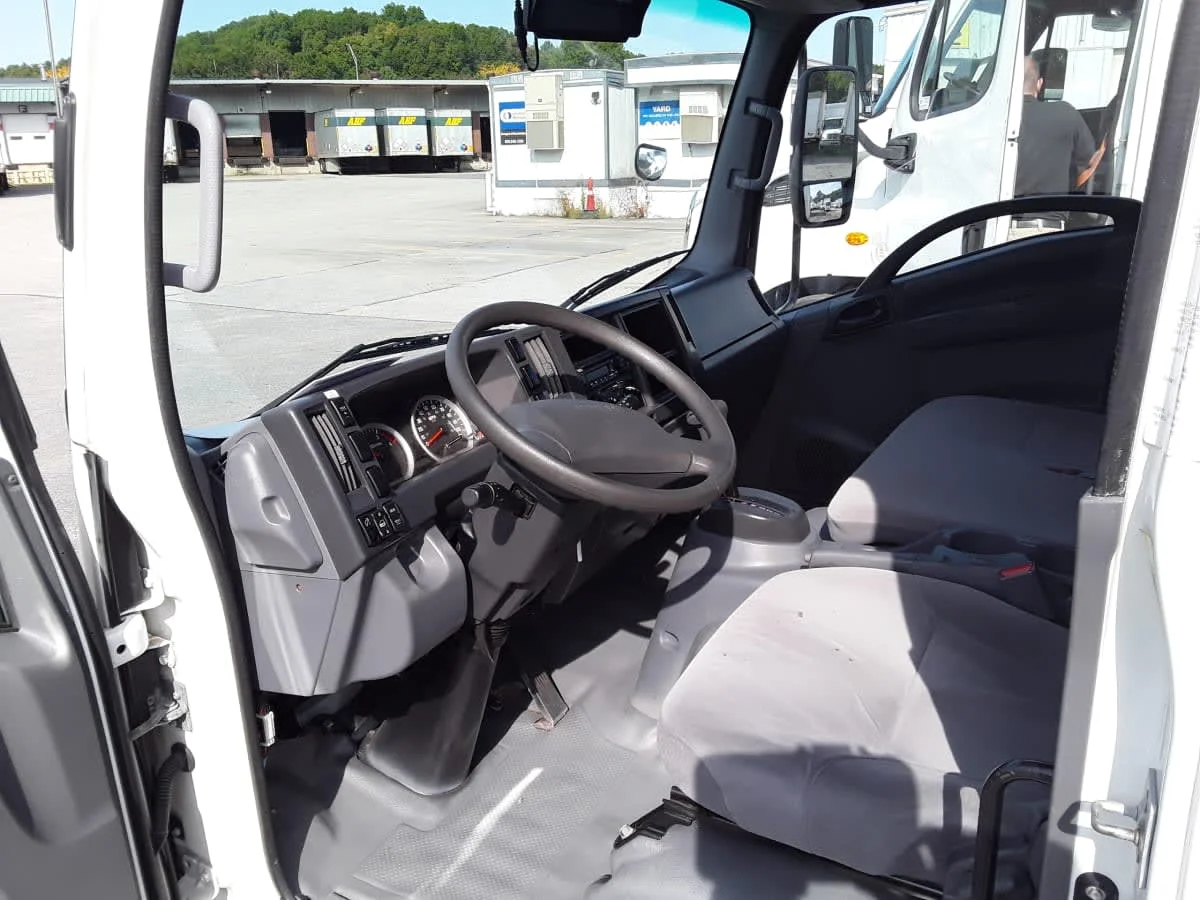 2020 Isuzu NRR - image 7