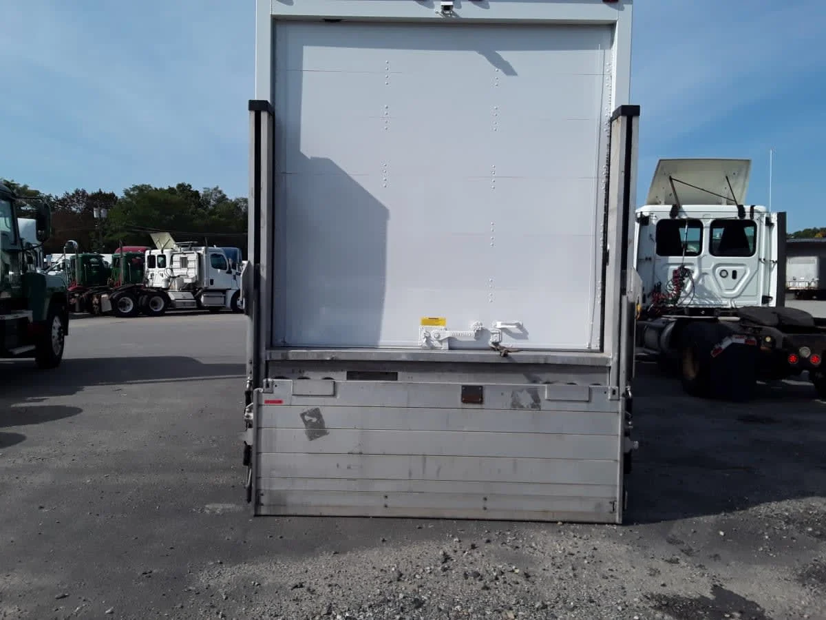 2020 Isuzu NRR - image 5