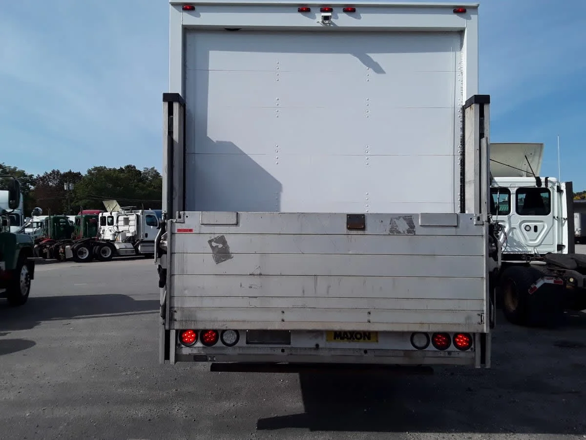 2020 Isuzu NRR in Salisbury, MA — photo 13