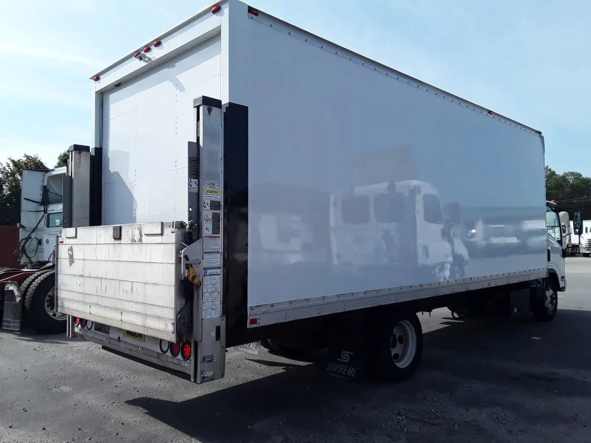 2020 Isuzu NRR in Salisbury, MA — photo 4