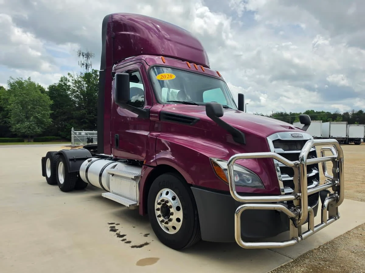2020 Freightliner Cascadia in Greensboro, NC — photo 3