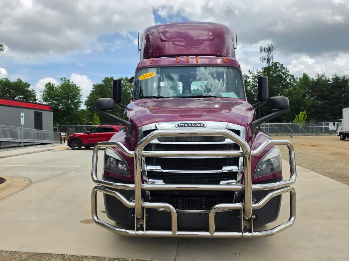 2020 Freightliner Cascadia in Greensboro, NC — photo 2
