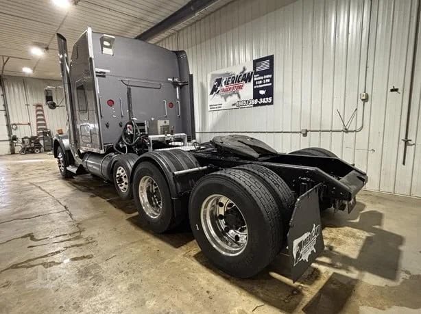 2006 Kenworth T800 - image 5