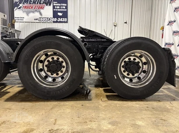 2006 Kenworth T800 - image 10