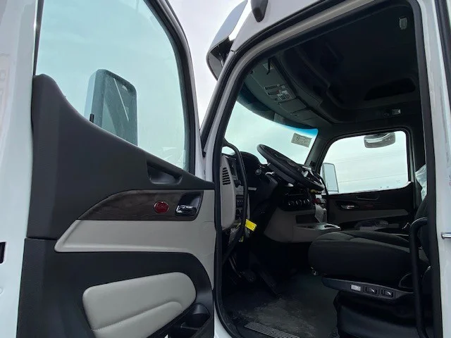 2026 Peterbilt 567 - image 13
