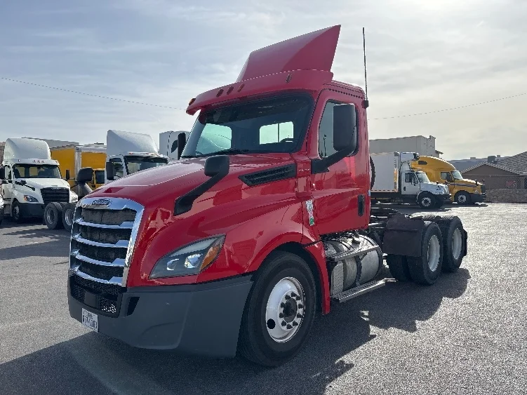 2018 Freightliner Cascadia in El Paso, TX — photo 3