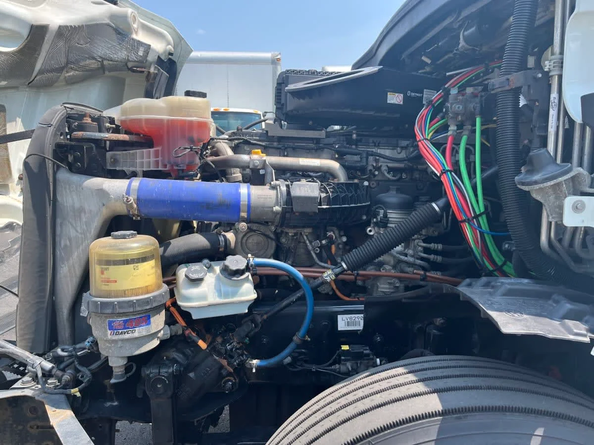 2020 Freightliner Cascadia in Beltsville, MD — photo 9