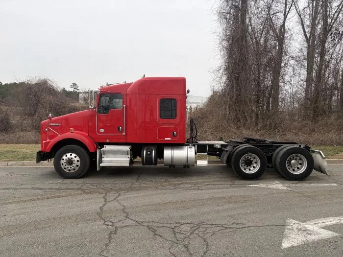 2019 Kenworth T800 - image 10