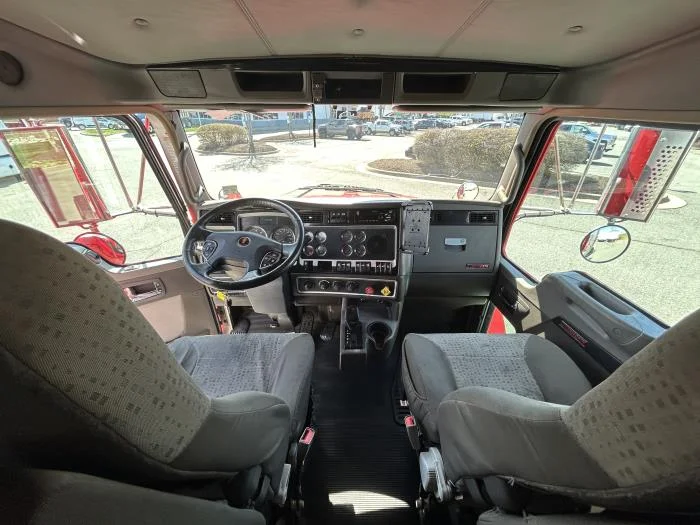 2019 Kenworth T800 - image 12