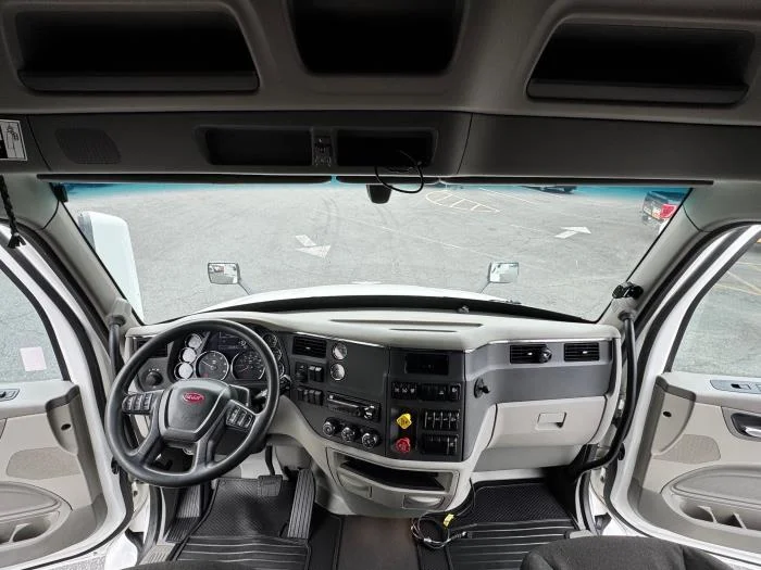 2021 Peterbilt 579 - image 14