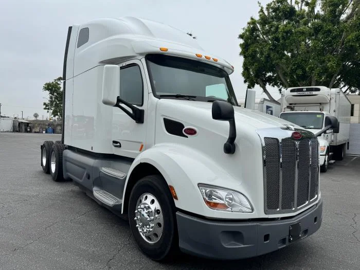 2021 Peterbilt 579 - image 4