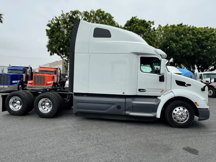 2021 Peterbilt 579 - image 5