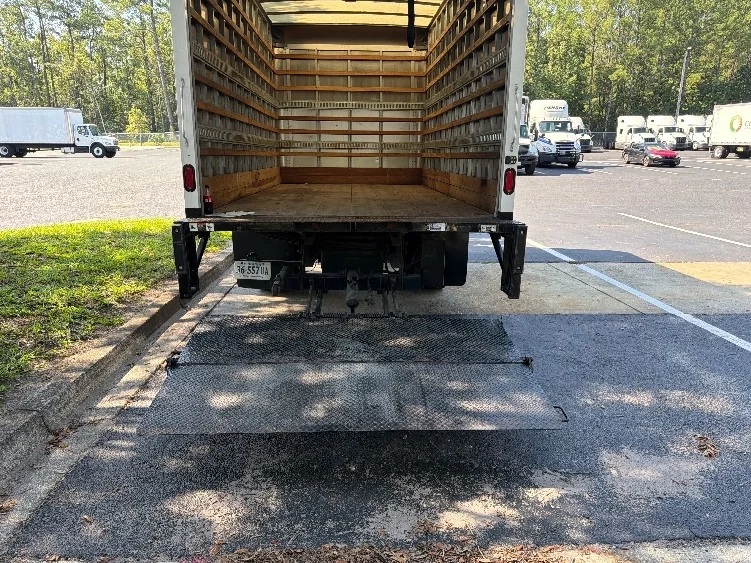 2022 Isuzu NQR in Ocala, FL — photo 9