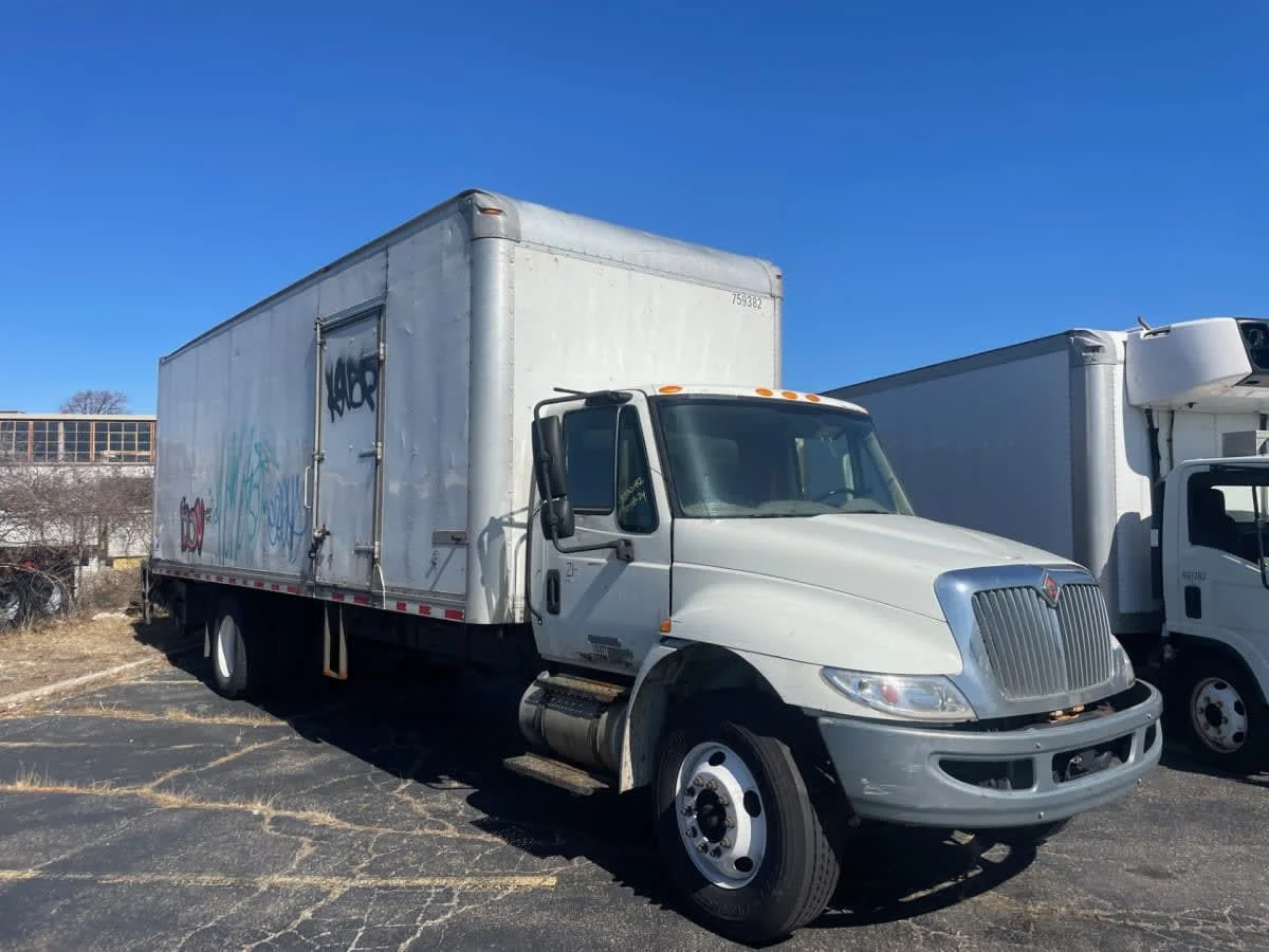 2018 International 4300 - image 3