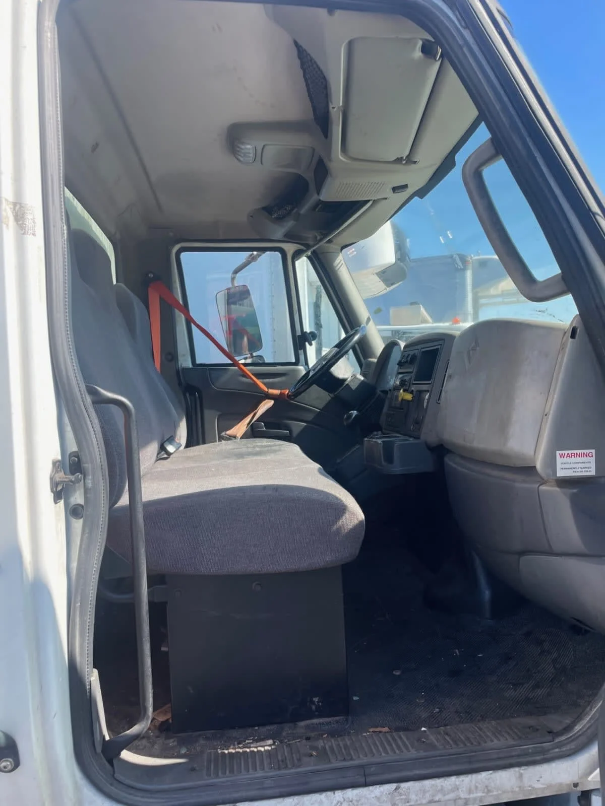 2018 International 4300 in Farmingdale, NY — photo 7