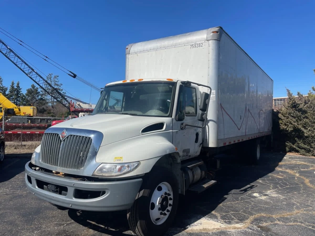 2018 International 4300 in Farmingdale, NY