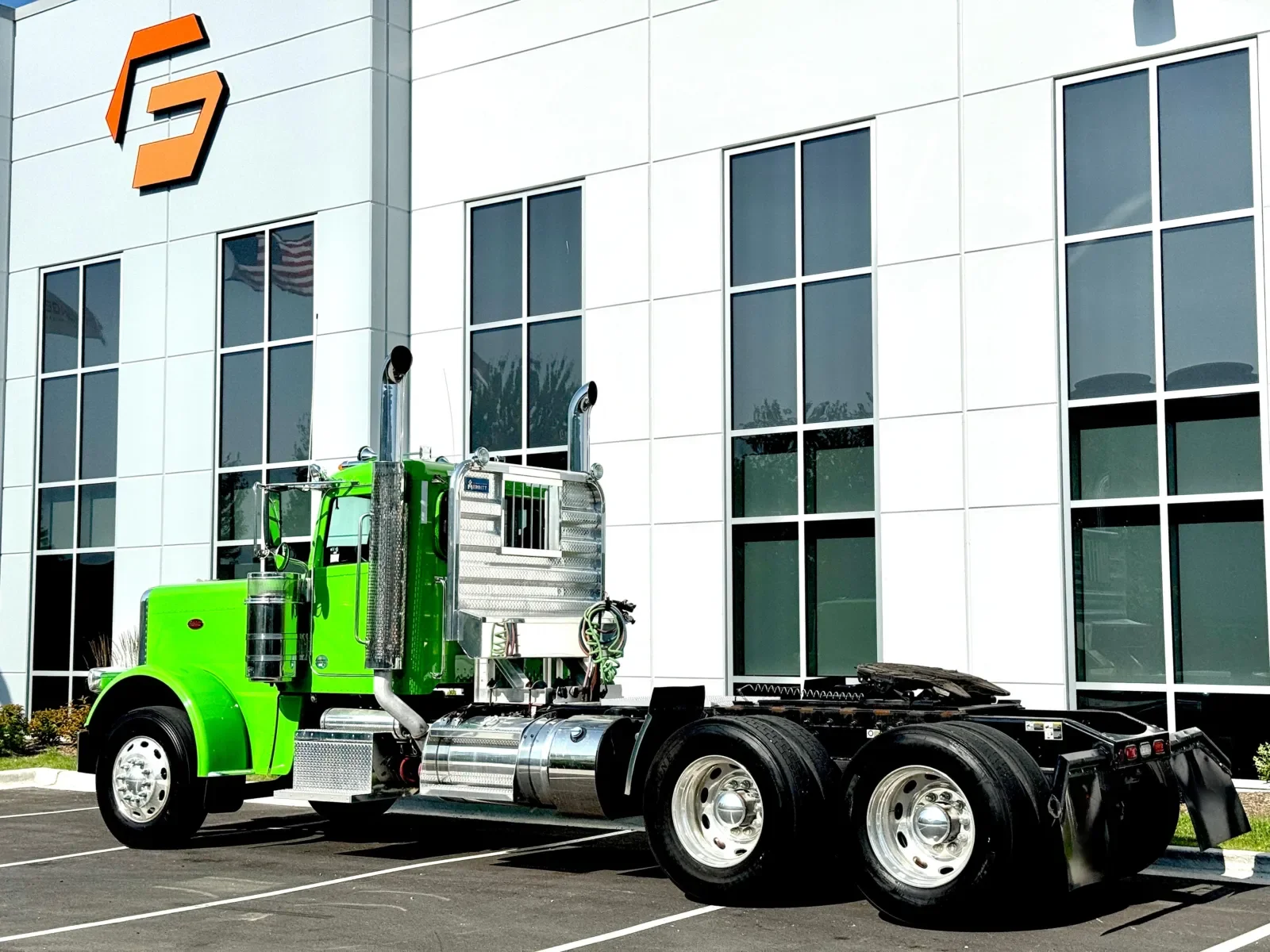 2022 Peterbilt 389 - image 6