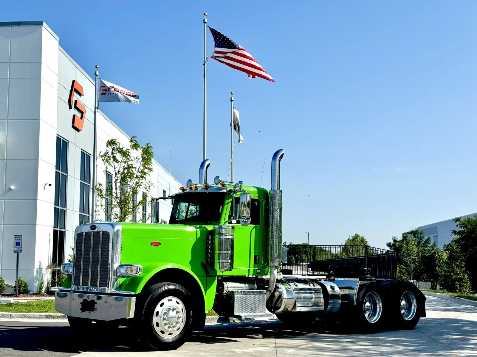 2022 Peterbilt 389 in New Lenox, IL