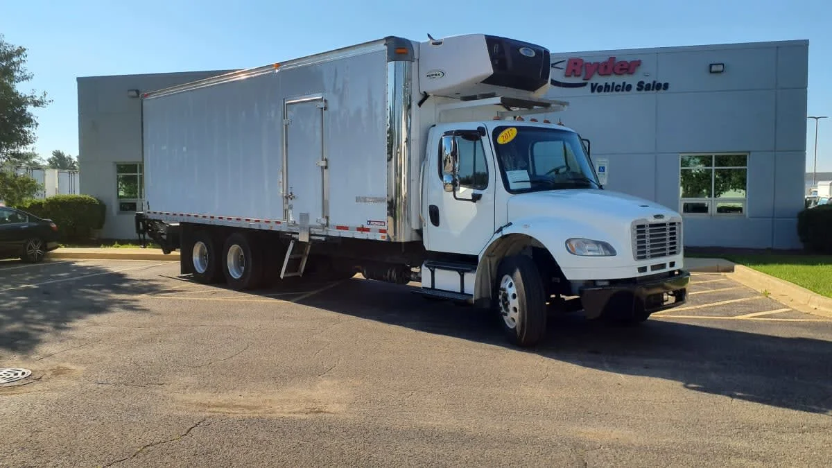 2017 Freightliner M2 106 in Bolingbrook, IL — photo 3