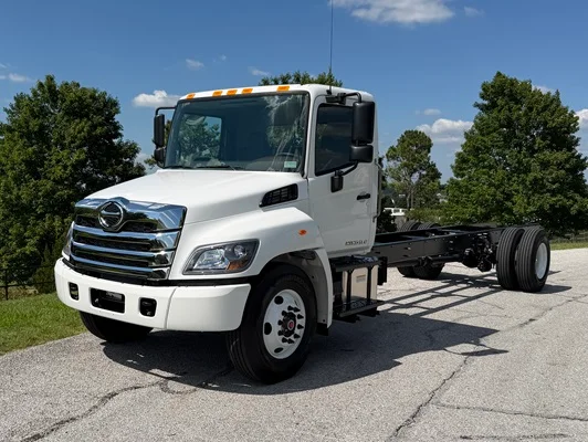 2027 Hino L6 in Springfield, MO — photo 2