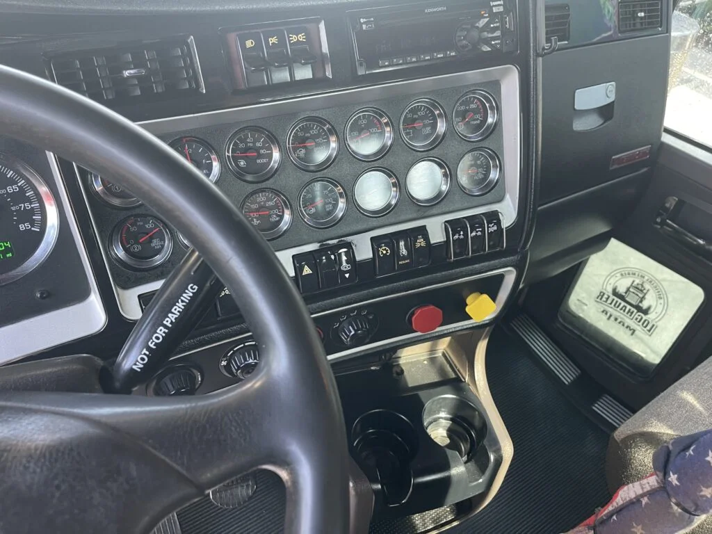 2014 Kenworth W900 - image 8