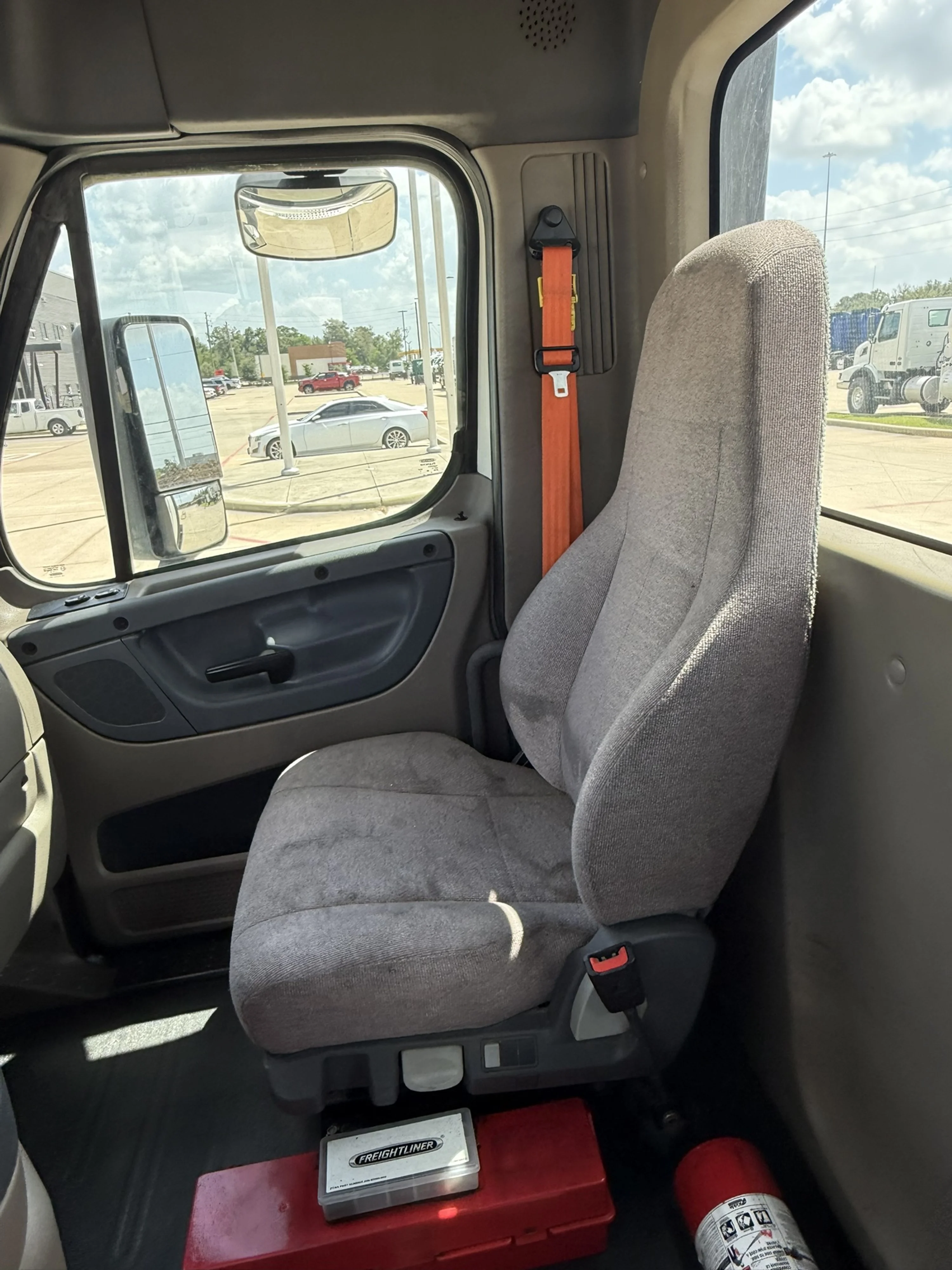 2019 Freightliner Cascadia in Houston, TX — photo 13