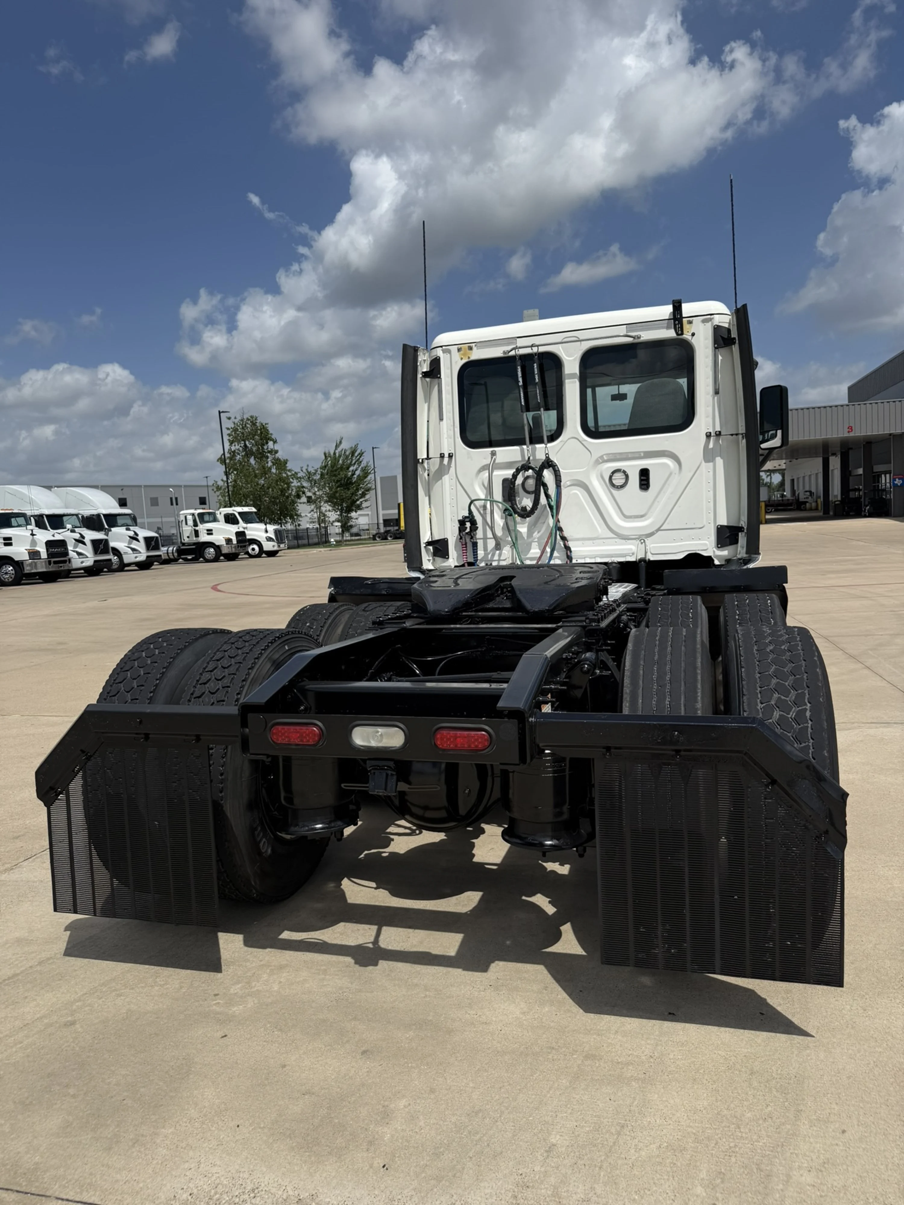 2019 Freightliner Cascadia in Houston, TX — photo 5