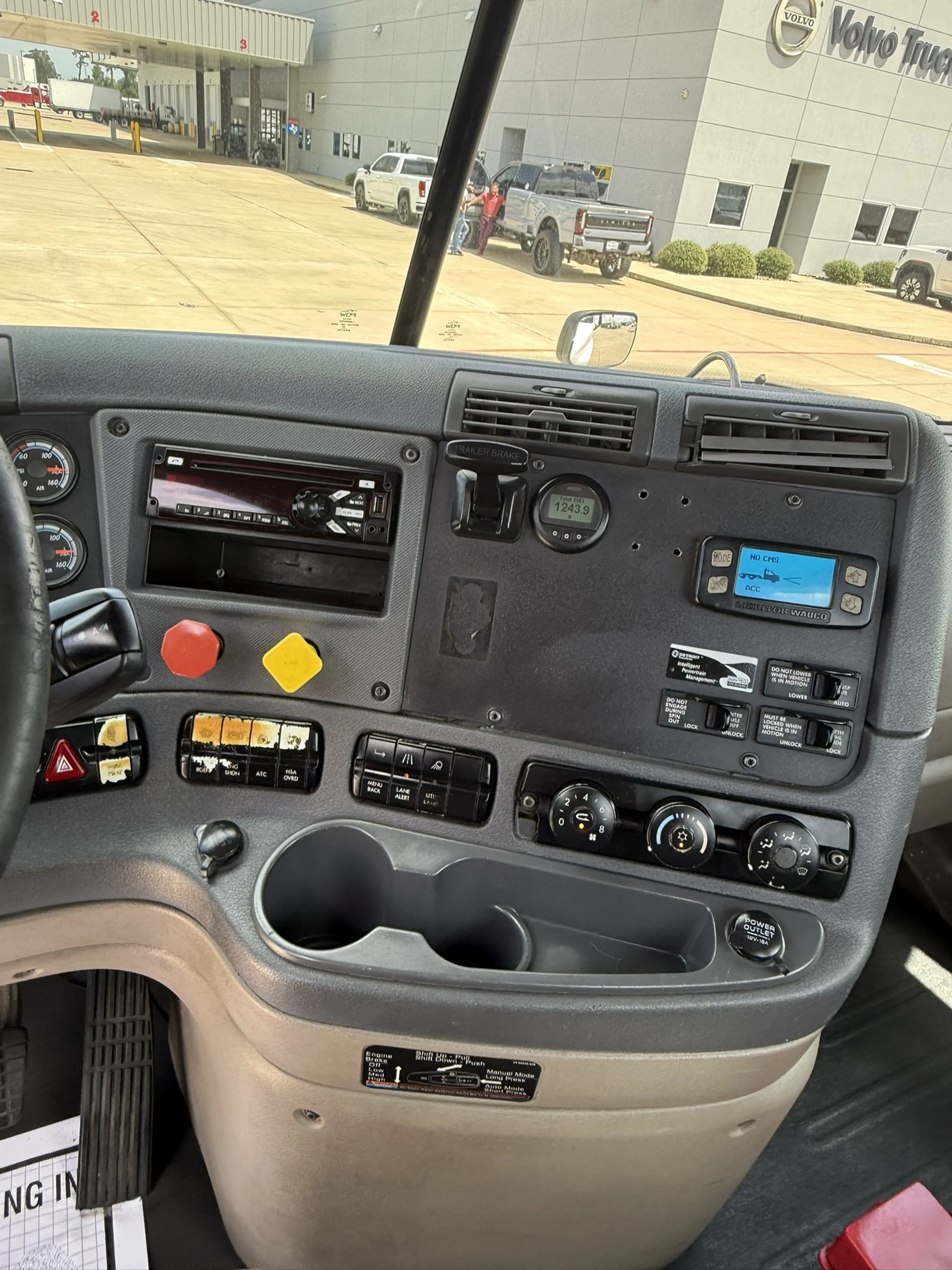 2019 Freightliner Cascadia in Houston, TX — photo 12