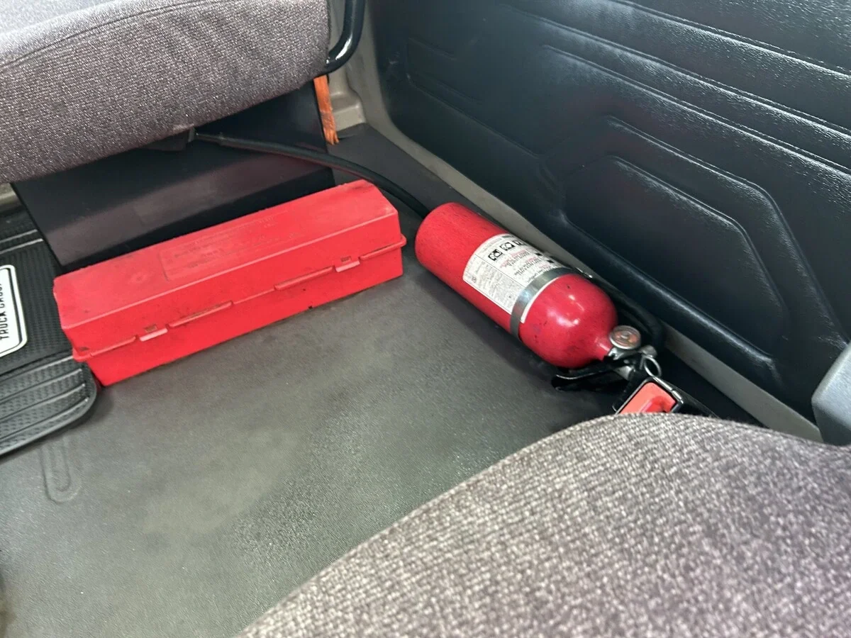 2016 Freightliner Cascadia - image 17