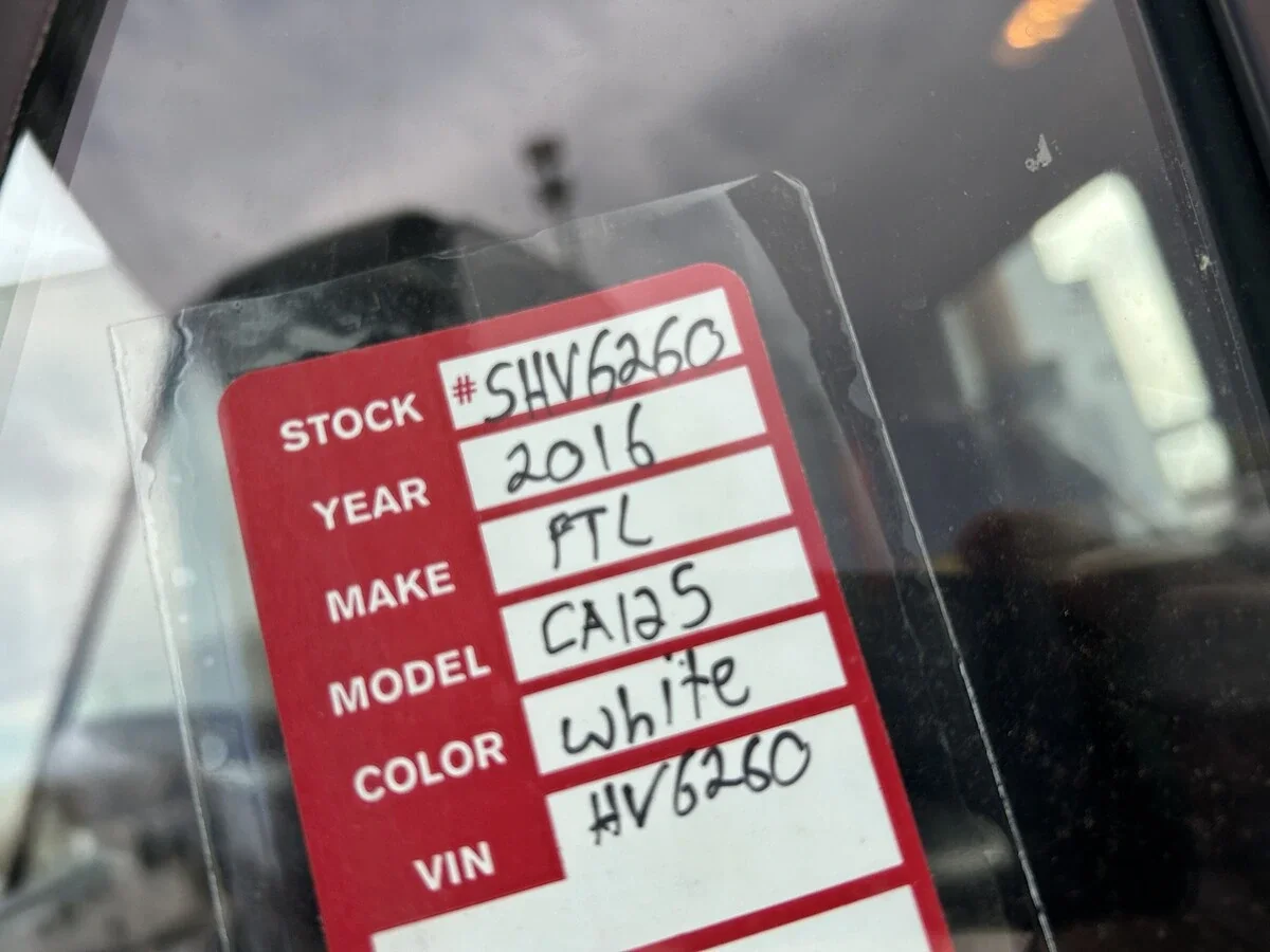 2016 Freightliner Cascadia - image 25