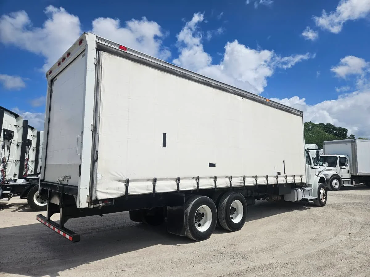 2020 Freightliner M2 106 in Orlando, FL — photo 4
