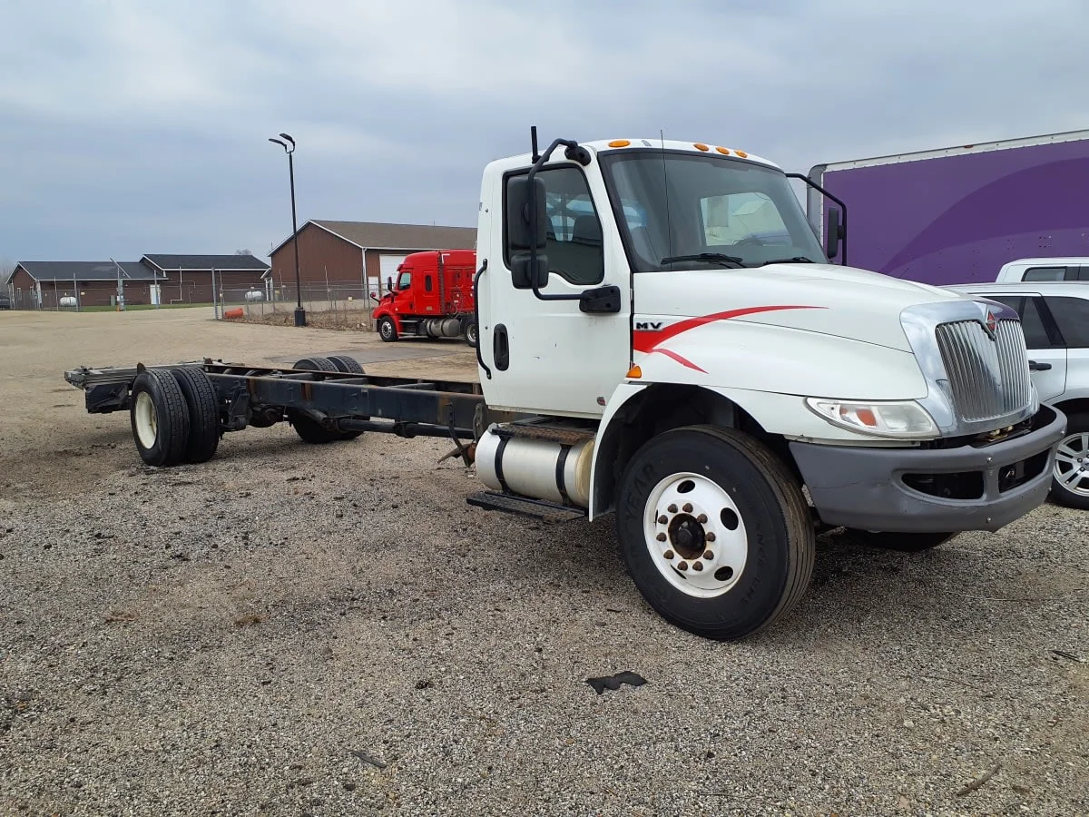 2020 International MV in Wayland, MI — photo 3
