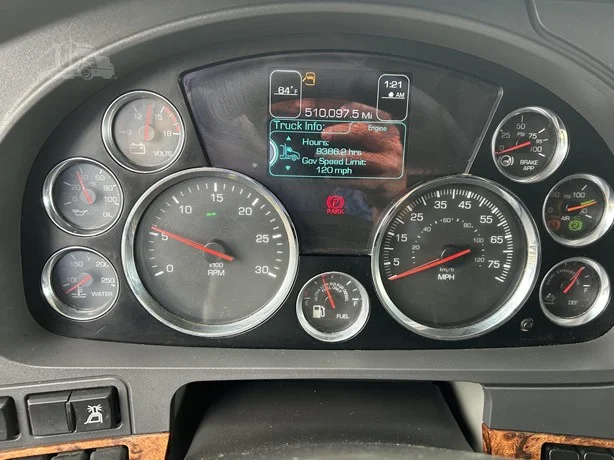 2020 Kenworth T880 - image 12