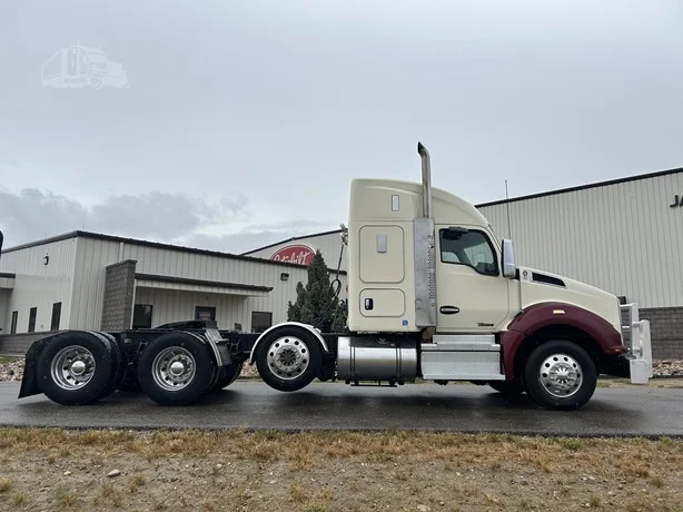 2020 Kenworth T880 - image 6