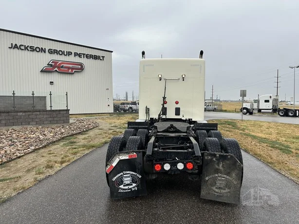 2020 Kenworth T880 - image 4