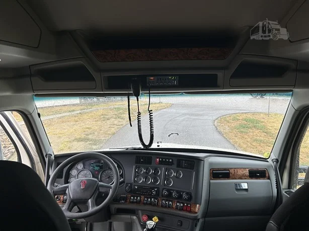 2020 Kenworth T880 - image 11