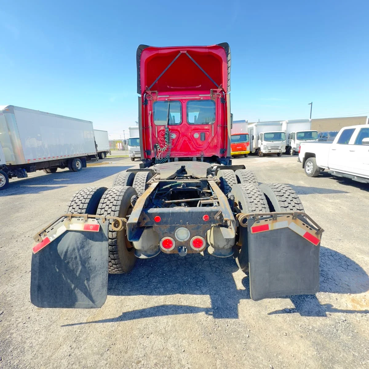 2017 Freightliner Cascadia - image 4