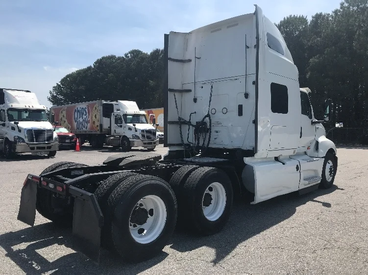 2020 International LT - image 7