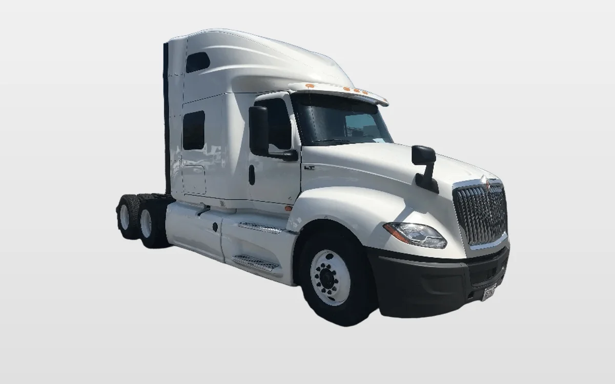 2020 International LT - image 1