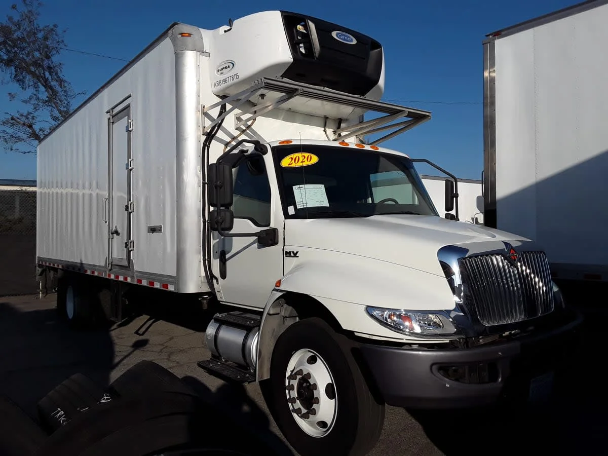 2020 International MV - image 3