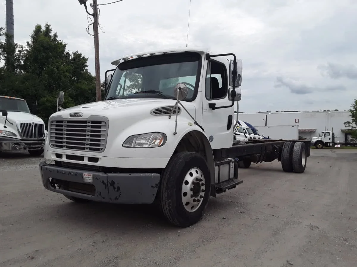 2017 Freightliner M2 106