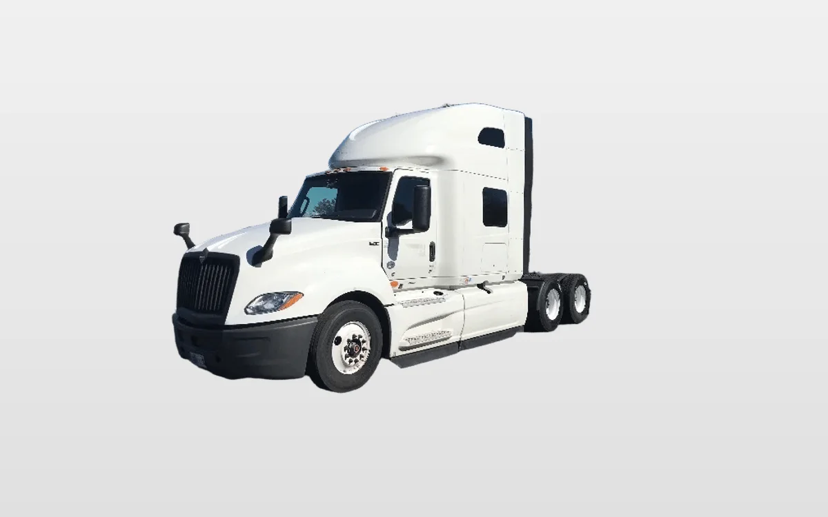 2022 International LT - image 1