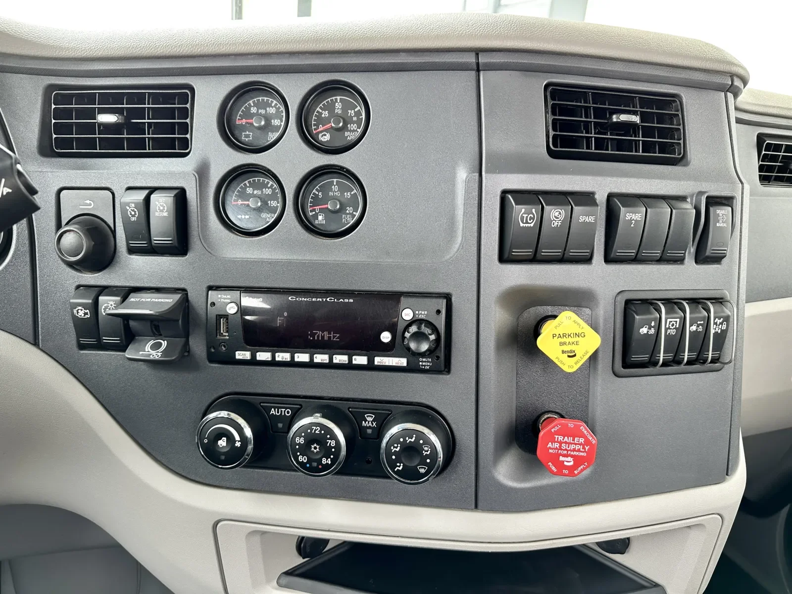 2022 Peterbilt 567 in New Lenox, IL — photo 18
