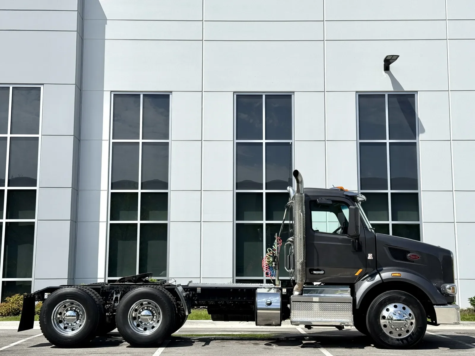 2022 Peterbilt 567 in New Lenox, IL — photo 3